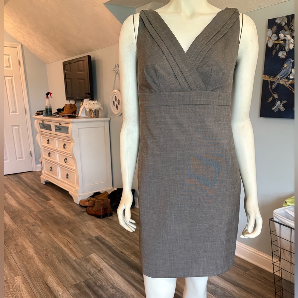 Ann Taylor Gray Sheath  Dress V-Neck Sleeveless nwt sz 2P